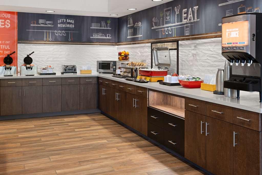 Hampton Inn Cleveland-Airport/Tiedeman Road Brooklyn Restoran fotoğraf