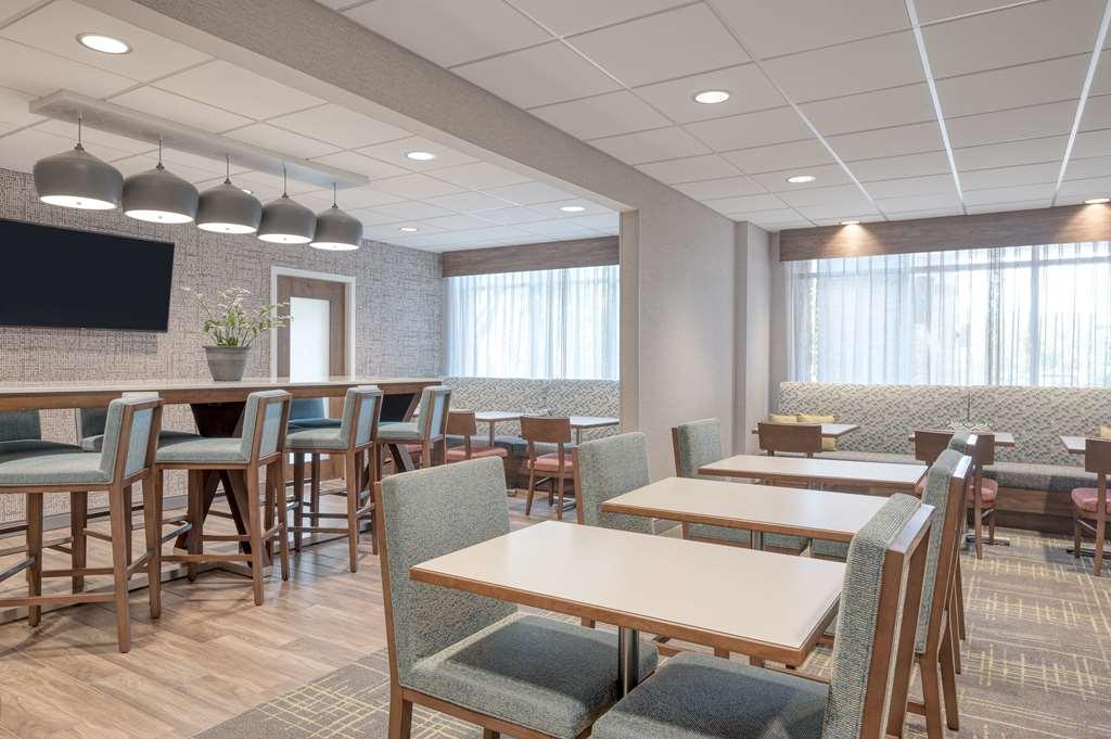 Hampton Inn Cleveland-Airport/Tiedeman Road Brooklyn Restoran fotoğraf