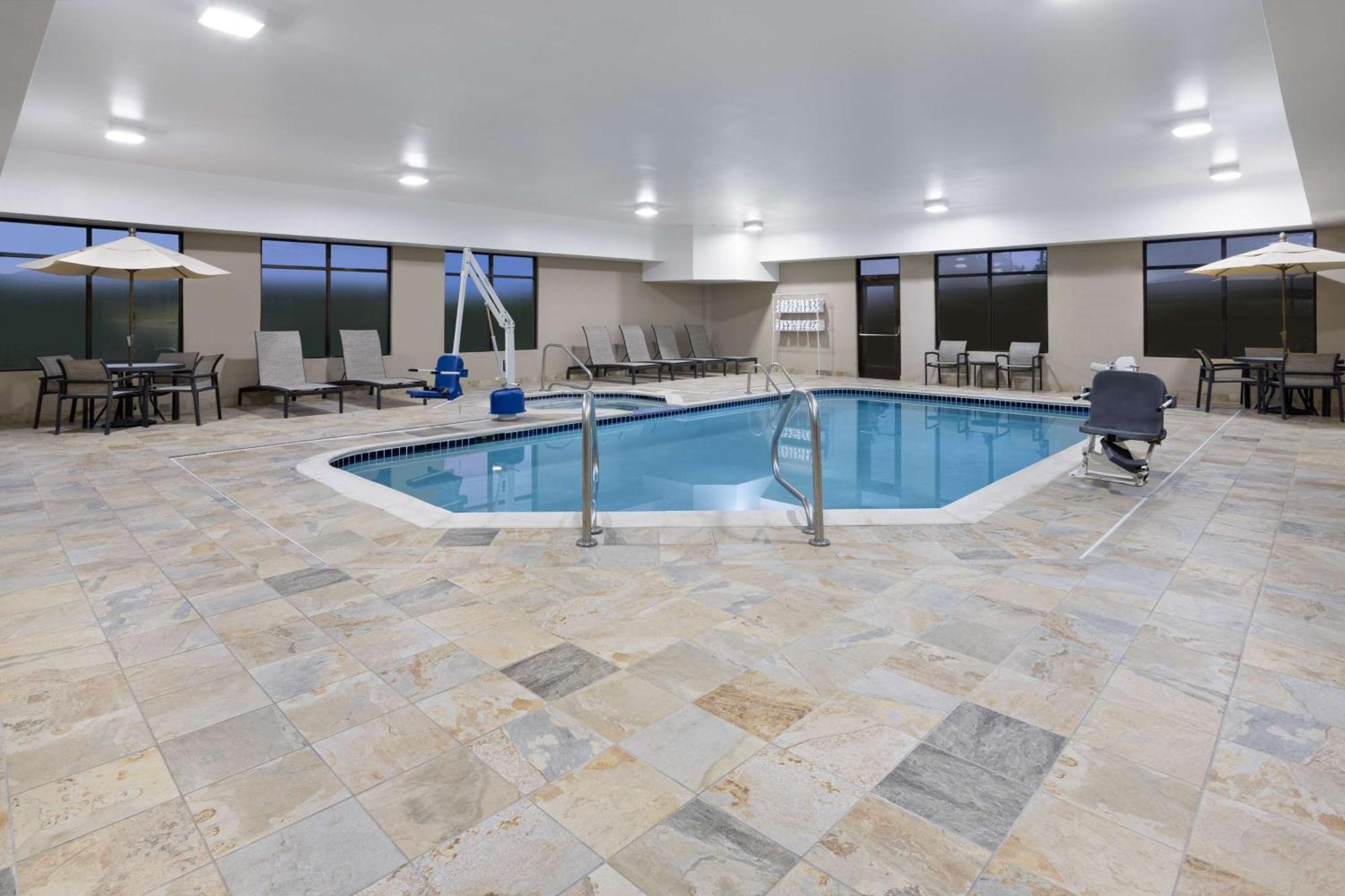 Hampton Inn Cleveland-Airport/Tiedeman Road Brooklyn Dış mekan fotoğraf