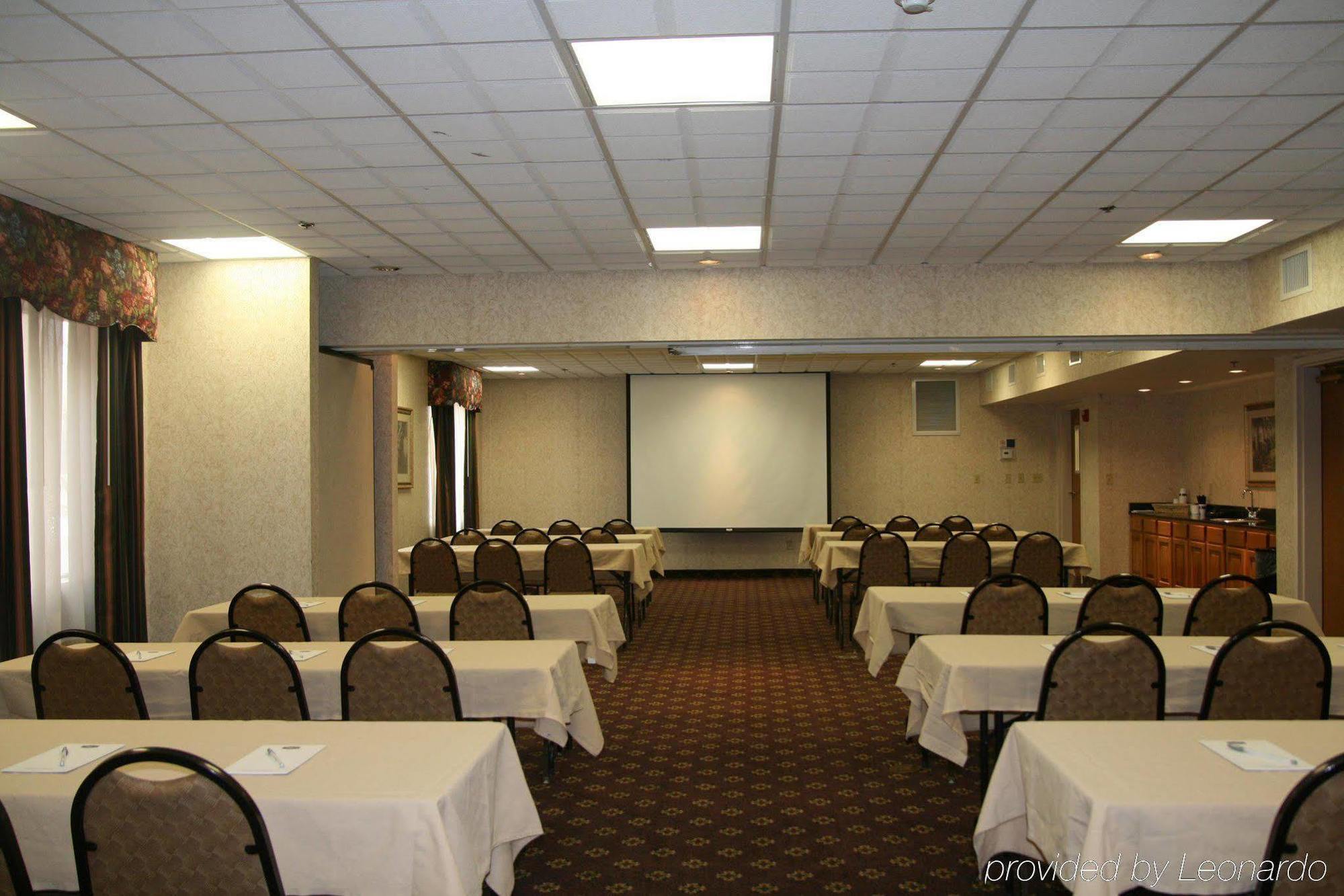 Hampton Inn Cleveland-Airport/Tiedeman Road Brooklyn Konforlar fotoğraf